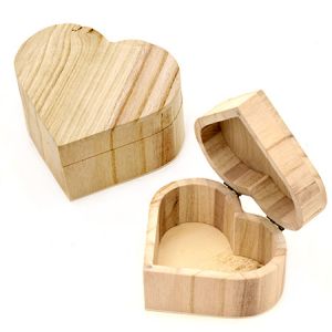 Дървена кутия сърце 11х11х6 мм