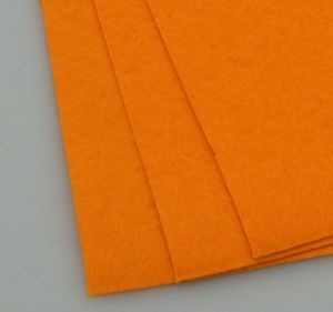 Филц лист - дебелина 1 мм., размер 20x30 см. цвят оранжев светло -1 брой