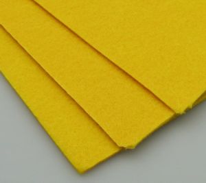 Филц лист - дебелина 3 мм., размер 20x30 см. цвят жълт -1 брой