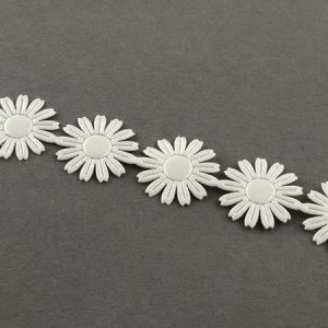 ширит сатен 17 мм цвете цвят бял -3 метра