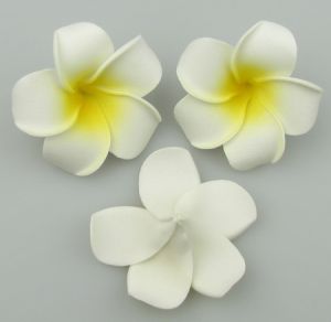 цвете гумирано 65 мм бяло жълто -5 брой