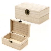 Дървена кутия с метална закопчалка 125x90x65 мм